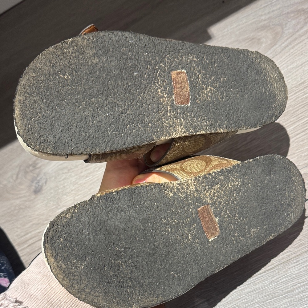 Coach authentic Brown Sandals with Buckle Straps slipper - Picture 6 of 8